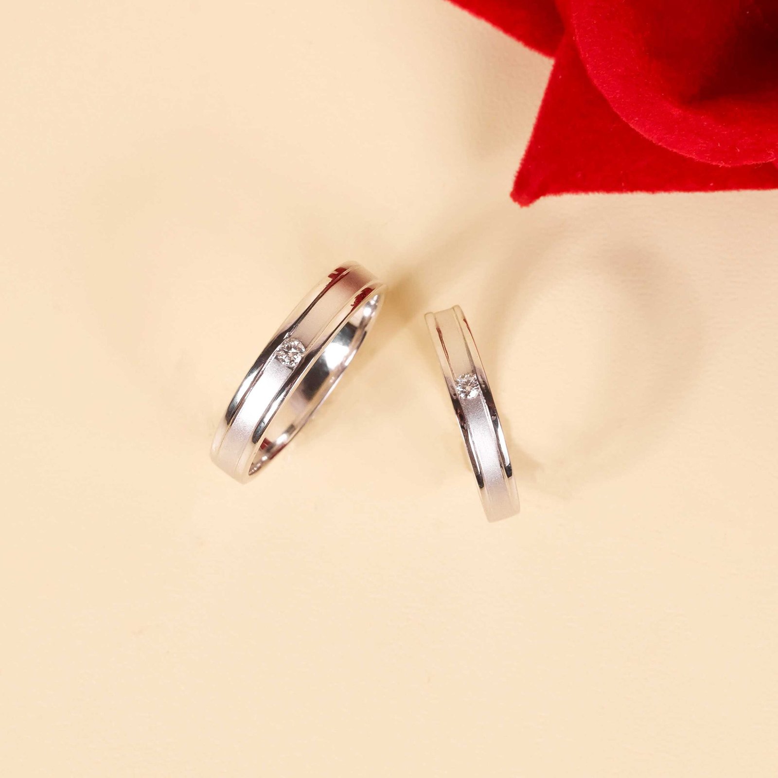 Titania Couple Ring C - SS010 Cincin kawin berlian eropa model Titania Couple Ring